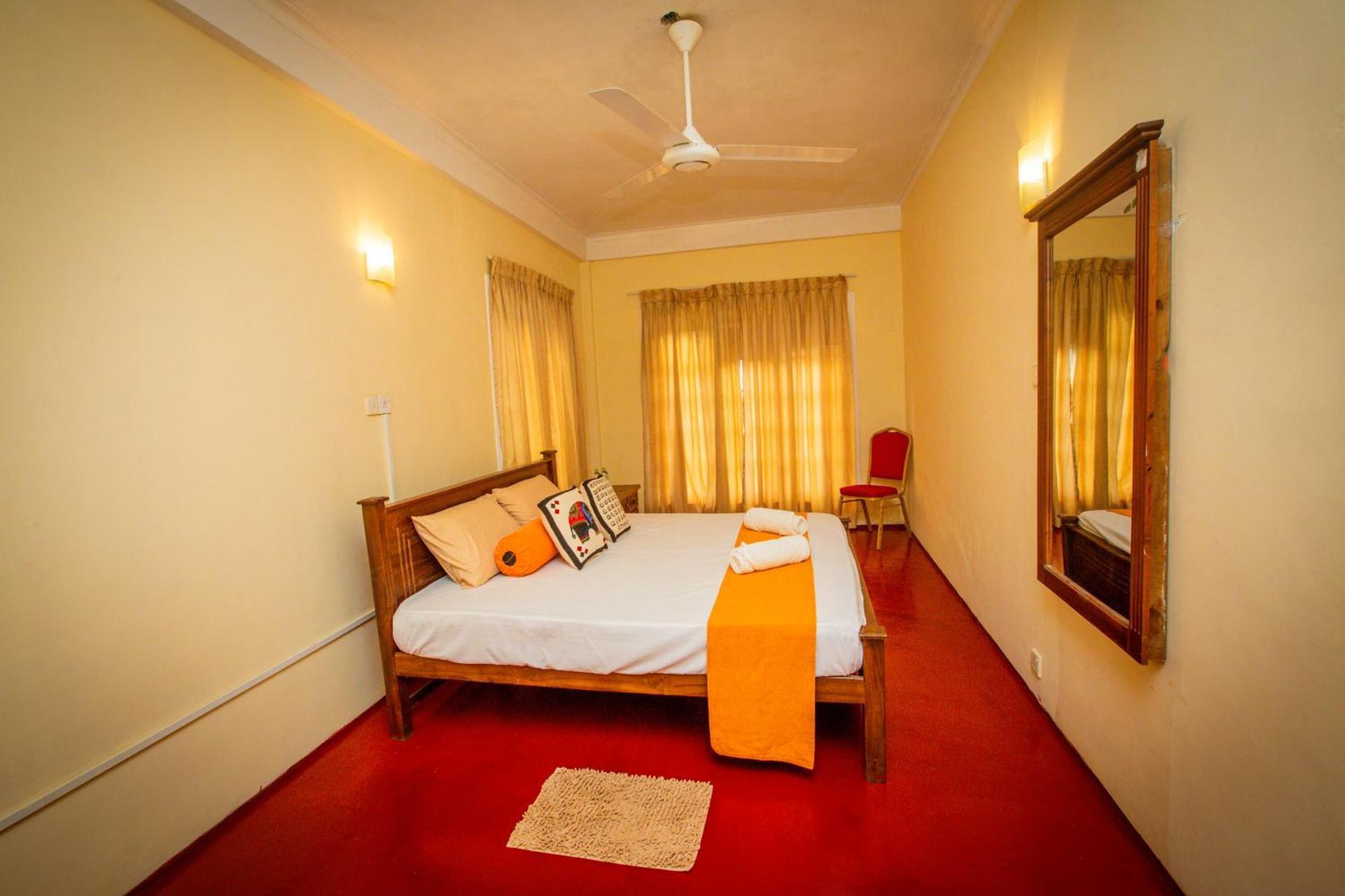 Sunbloom Inn كاندي المظهر الخارجي الصورة