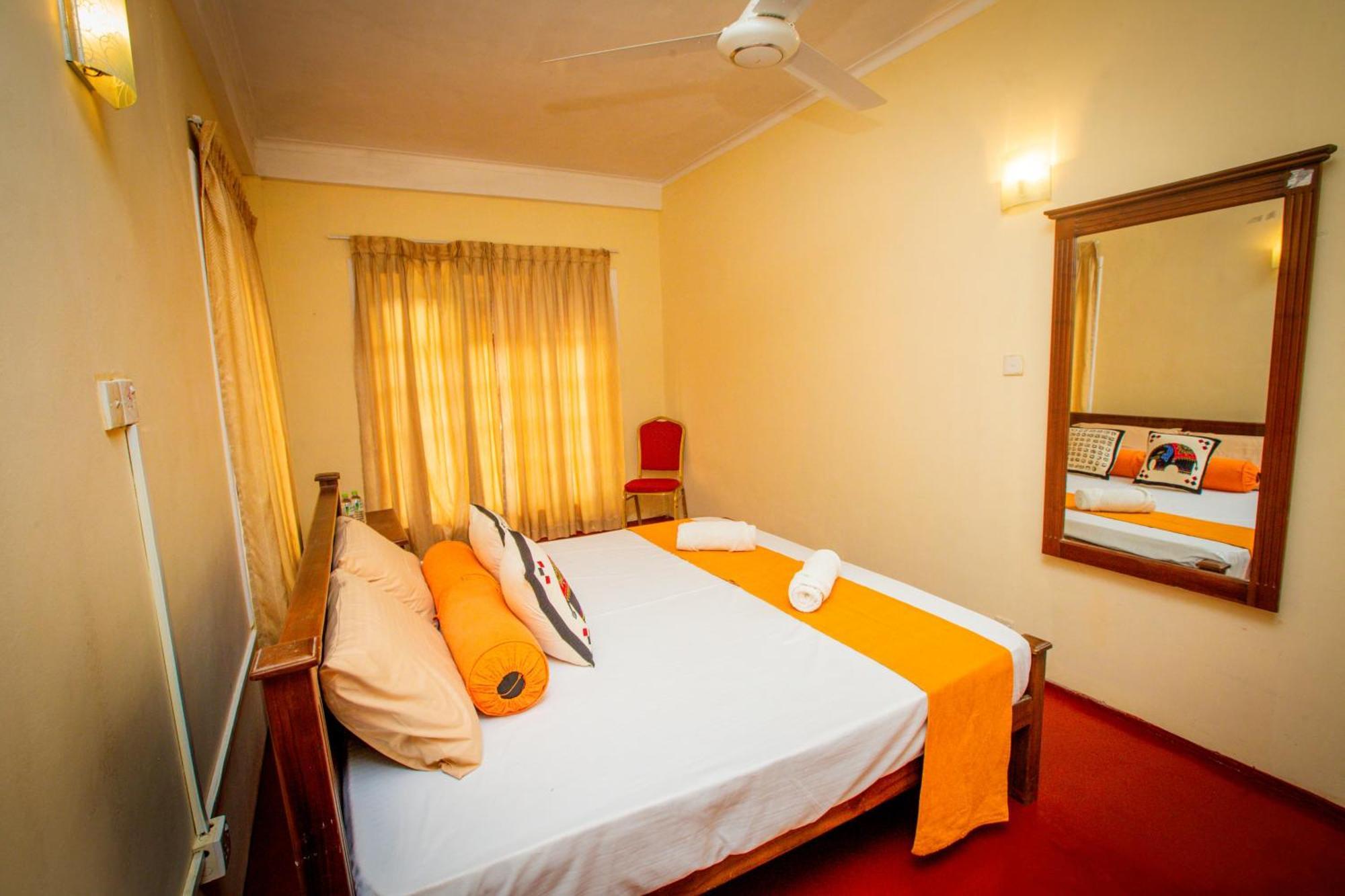 Sunbloom Inn كاندي المظهر الخارجي الصورة