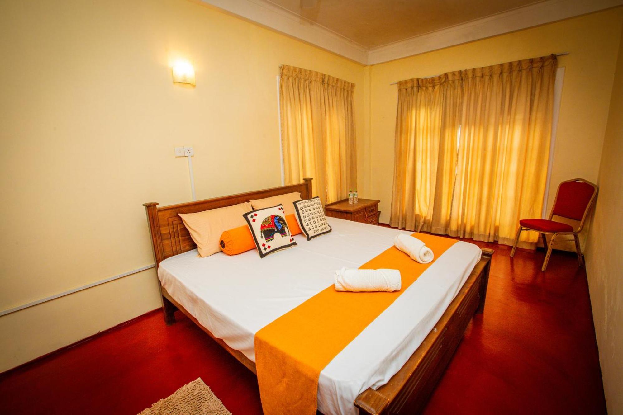 Sunbloom Inn كاندي المظهر الخارجي الصورة