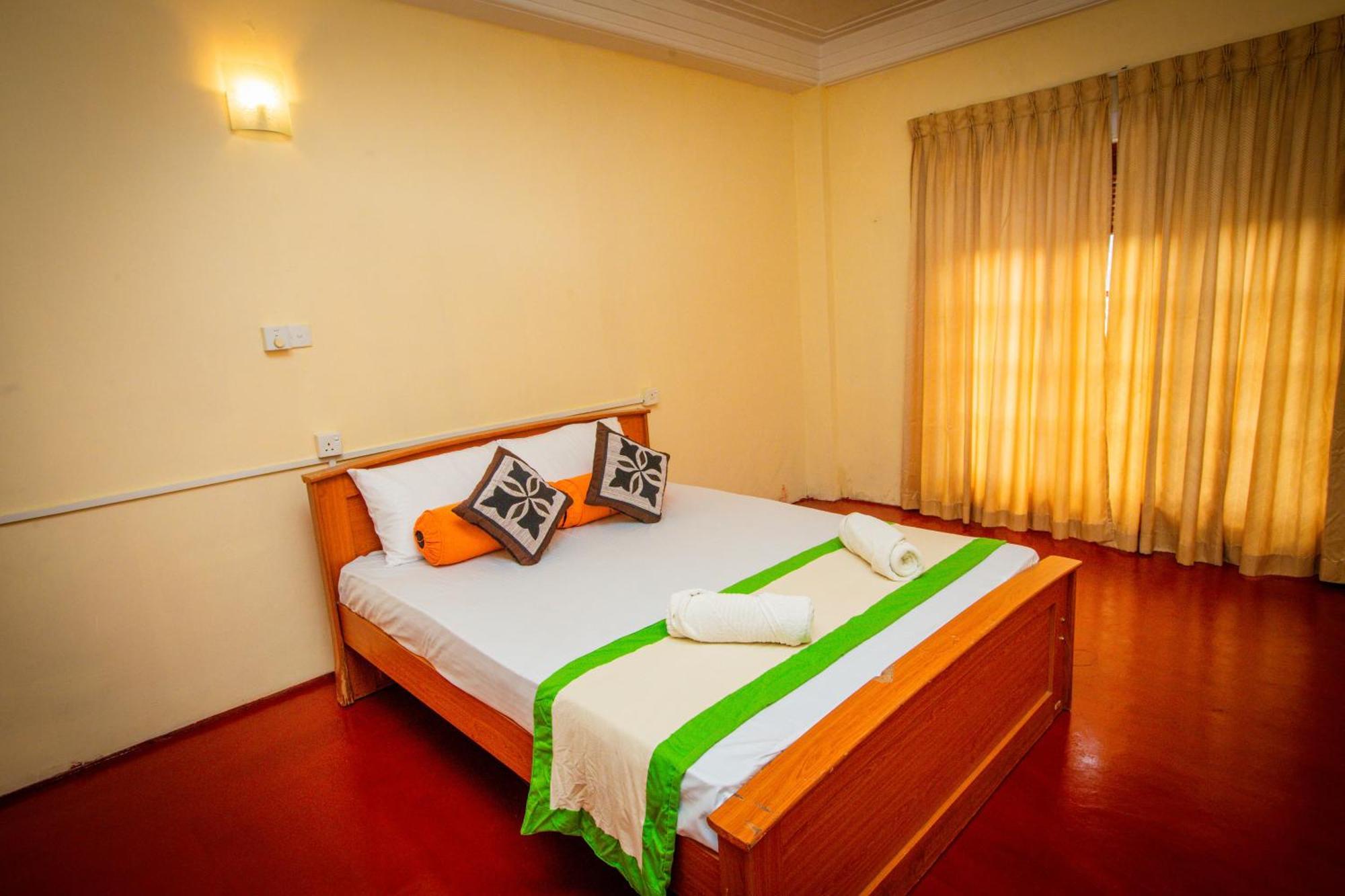 Sunbloom Inn كاندي المظهر الخارجي الصورة