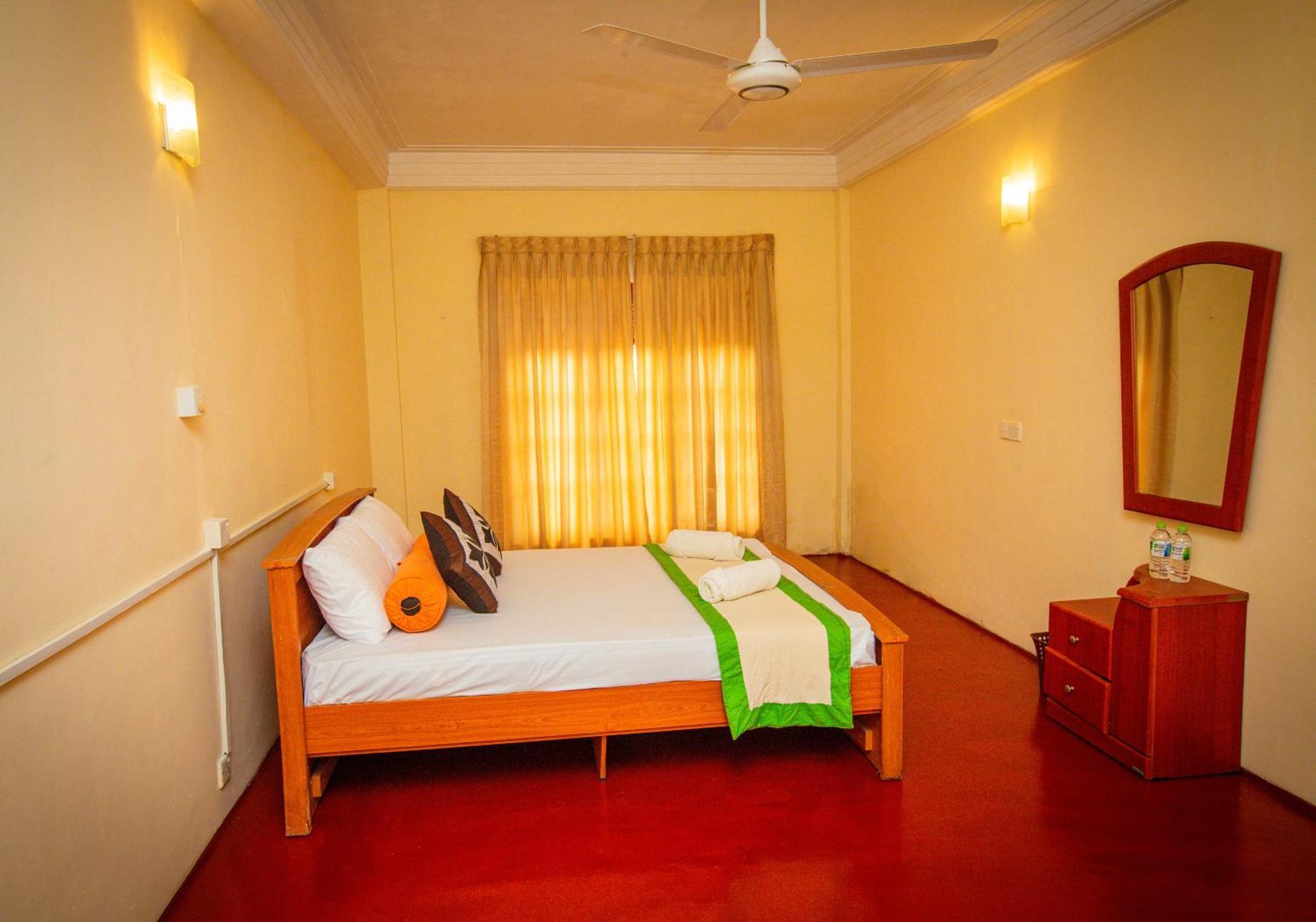 Sunbloom Inn كاندي المظهر الخارجي الصورة
