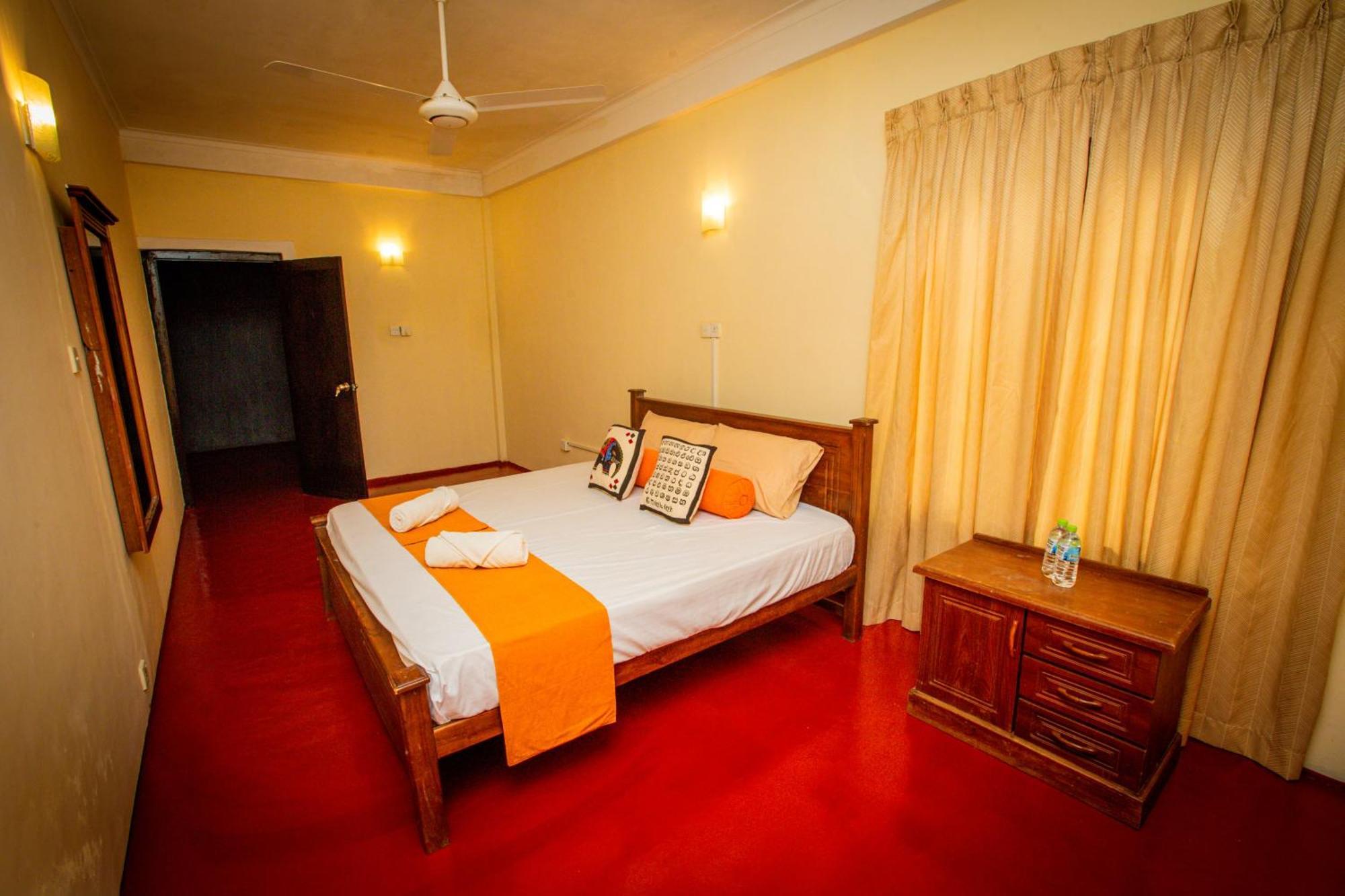 Sunbloom Inn كاندي المظهر الخارجي الصورة