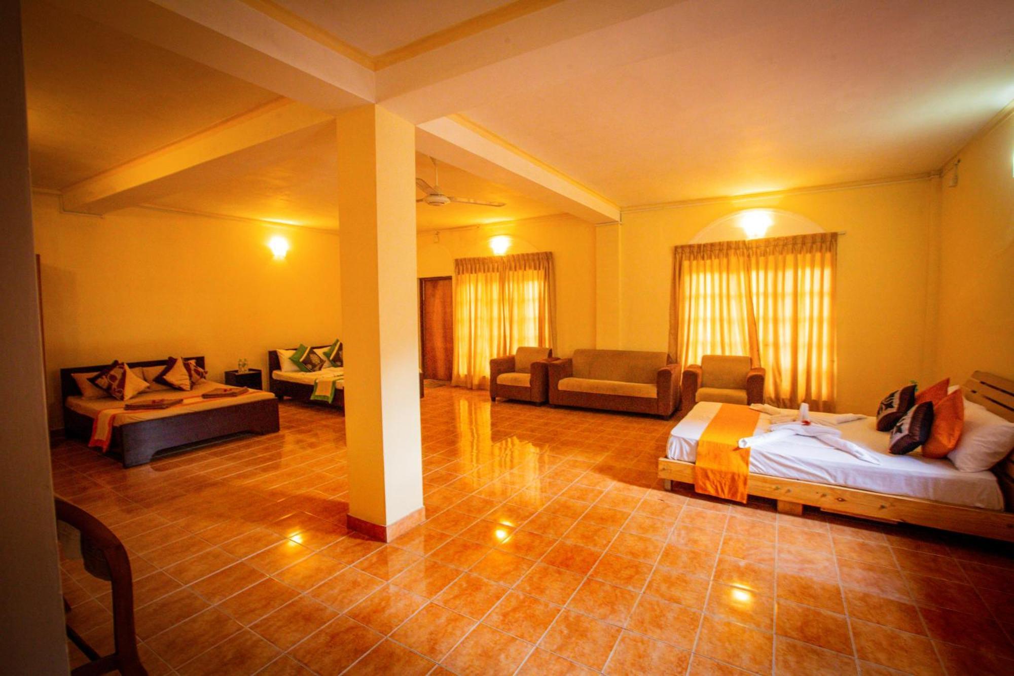 Sunbloom Inn كاندي المظهر الخارجي الصورة