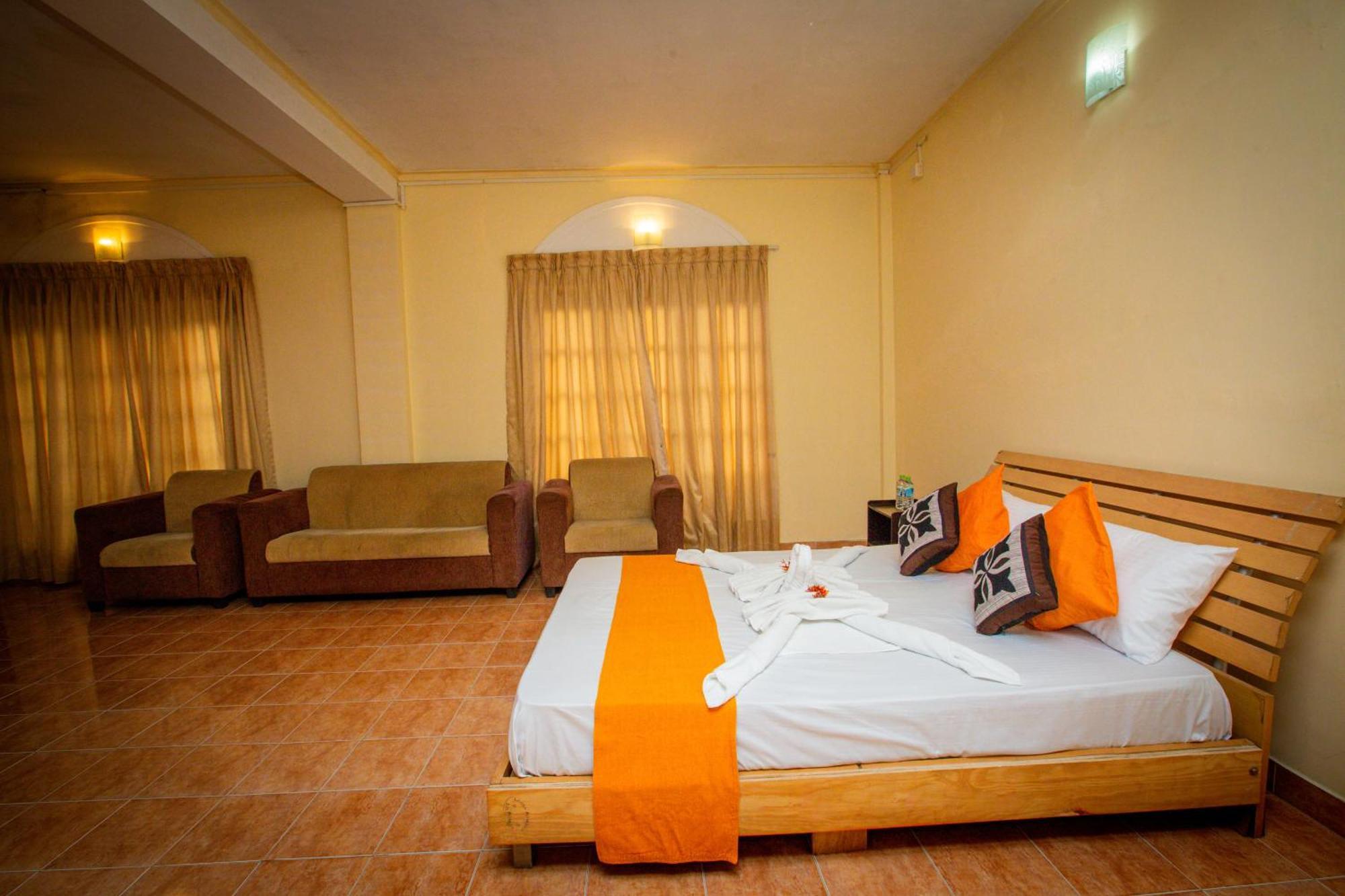 Sunbloom Inn كاندي المظهر الخارجي الصورة