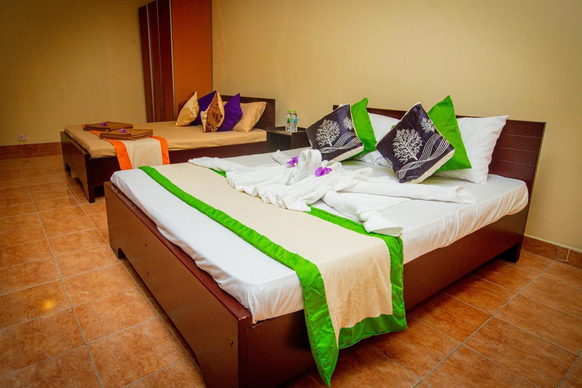 Sunbloom Inn كاندي المظهر الخارجي الصورة