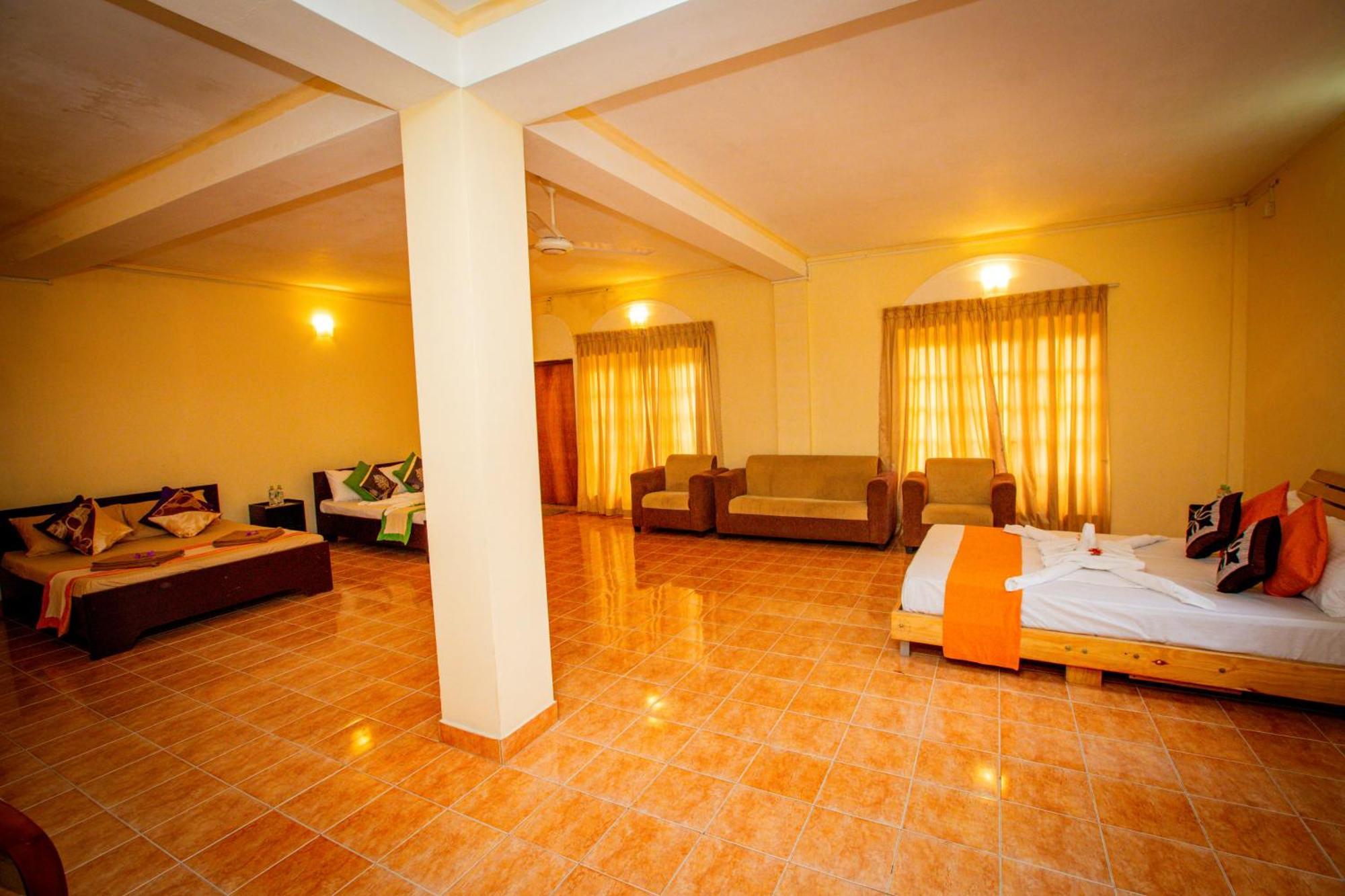 Sunbloom Inn كاندي المظهر الخارجي الصورة