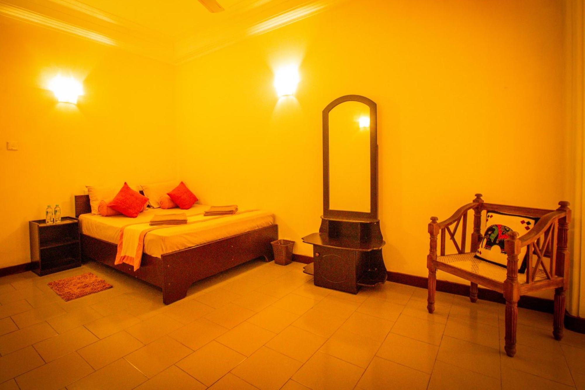 Sunbloom Inn كاندي المظهر الخارجي الصورة