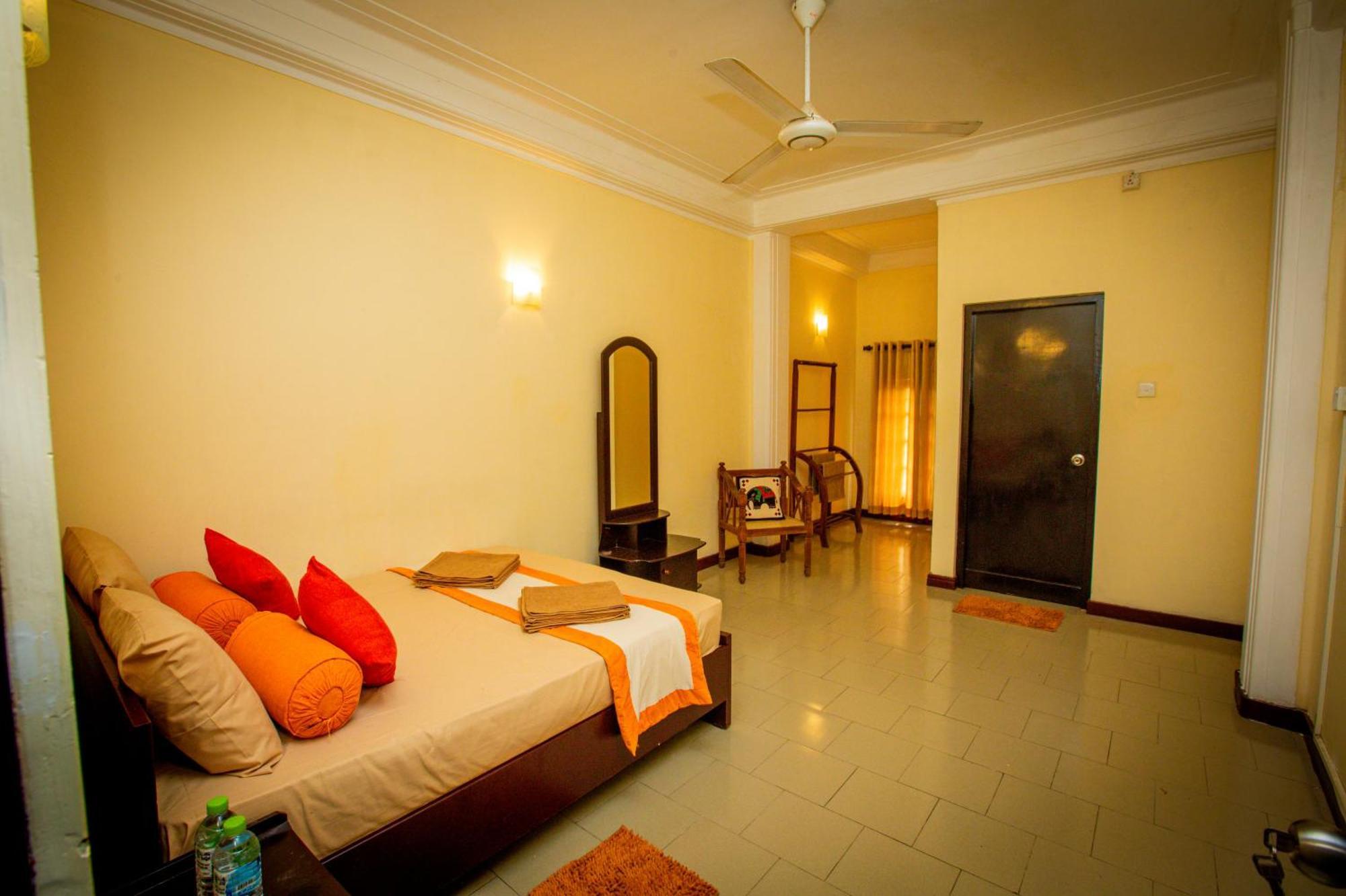 Sunbloom Inn كاندي المظهر الخارجي الصورة