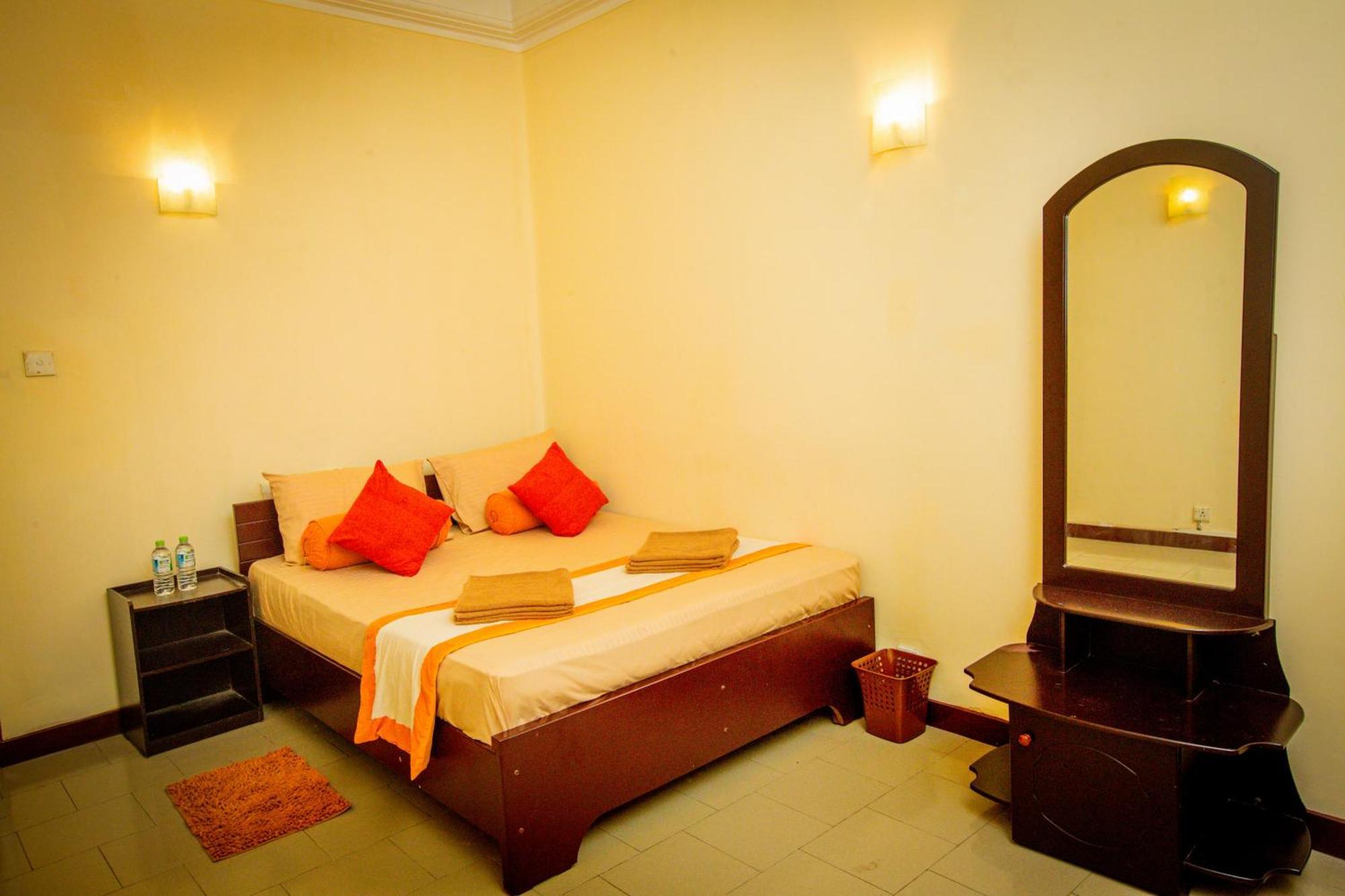 Sunbloom Inn كاندي المظهر الخارجي الصورة