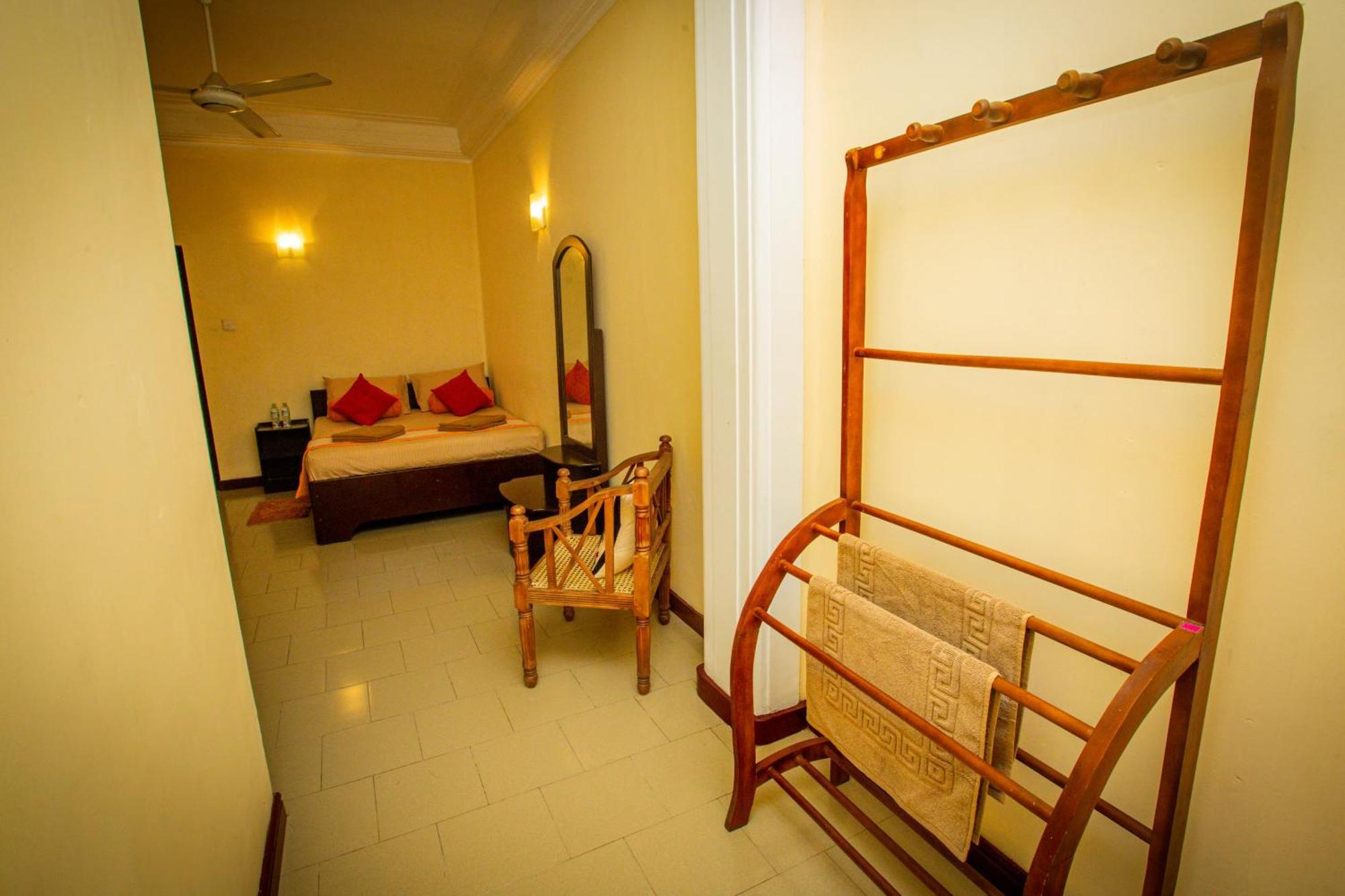 Sunbloom Inn كاندي المظهر الخارجي الصورة