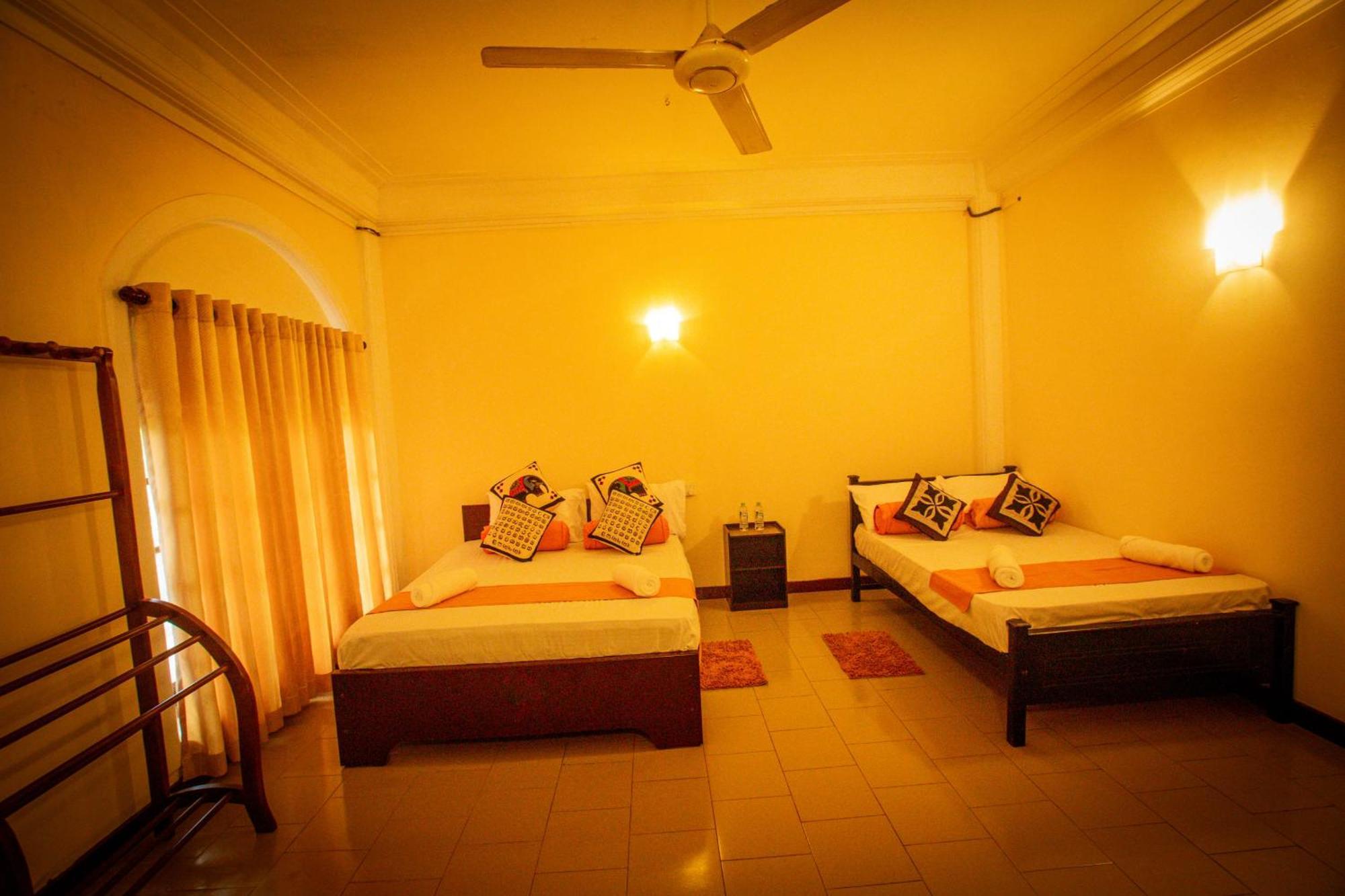 Sunbloom Inn كاندي المظهر الخارجي الصورة